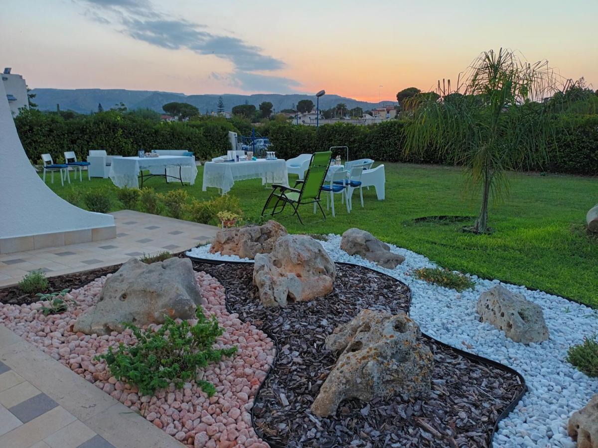 Villa Le Stelle Di Orione à Fontane Bianche Extérieur photo