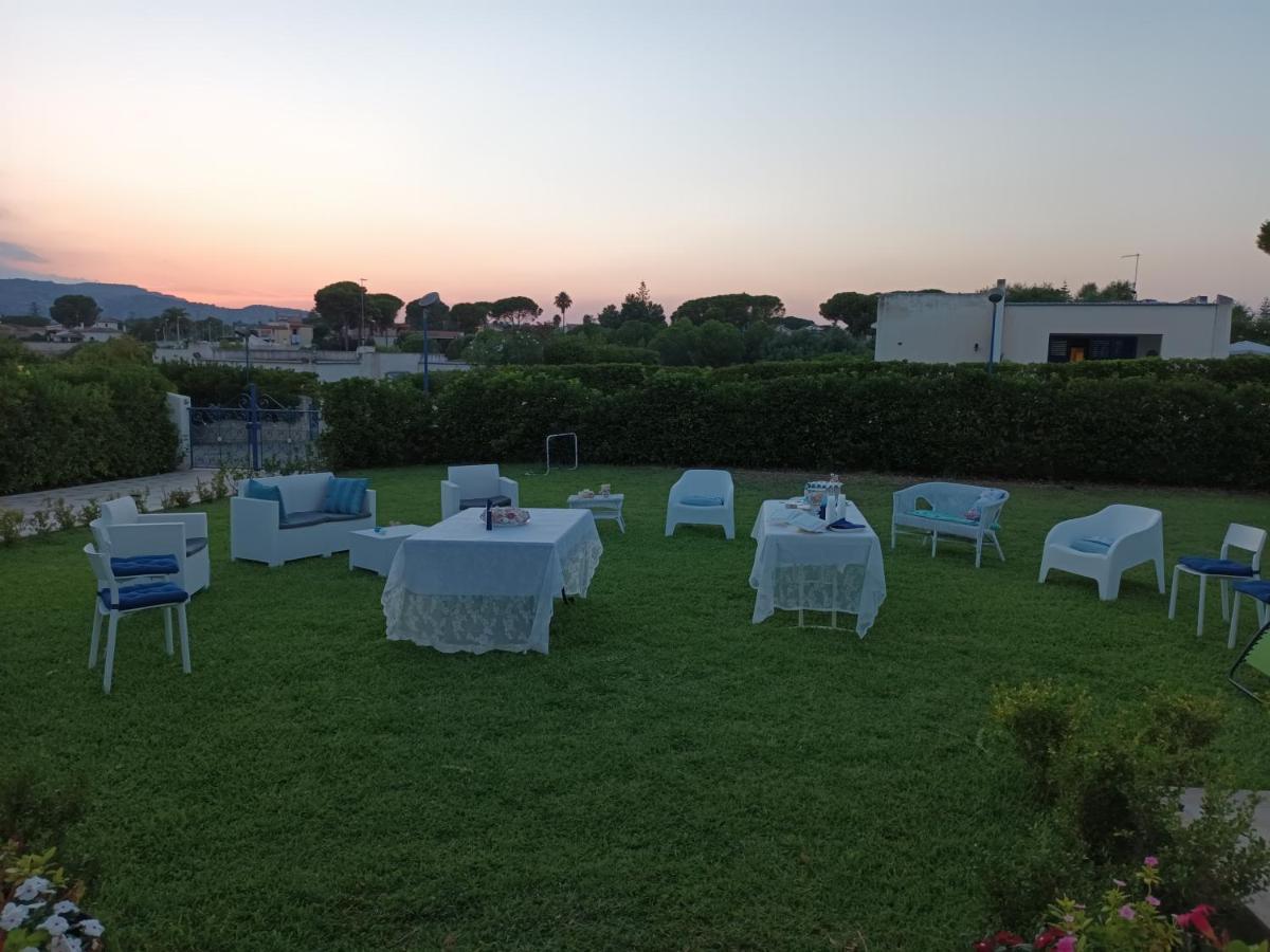 Villa Le Stelle Di Orione à Fontane Bianche Extérieur photo